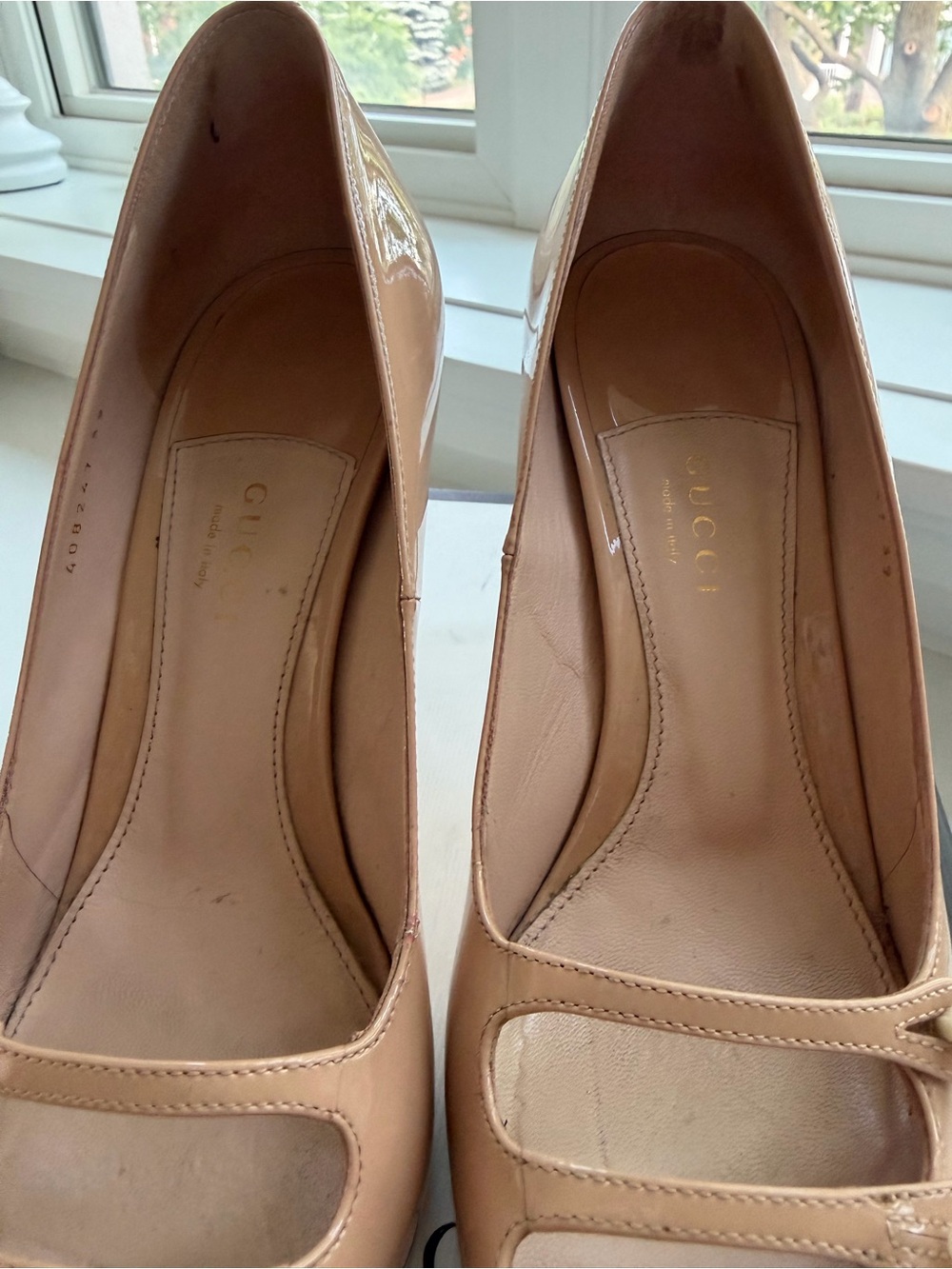 Gucci Patent Leather Pointed-Toe Pumps in Nude - Picture 4 of 6